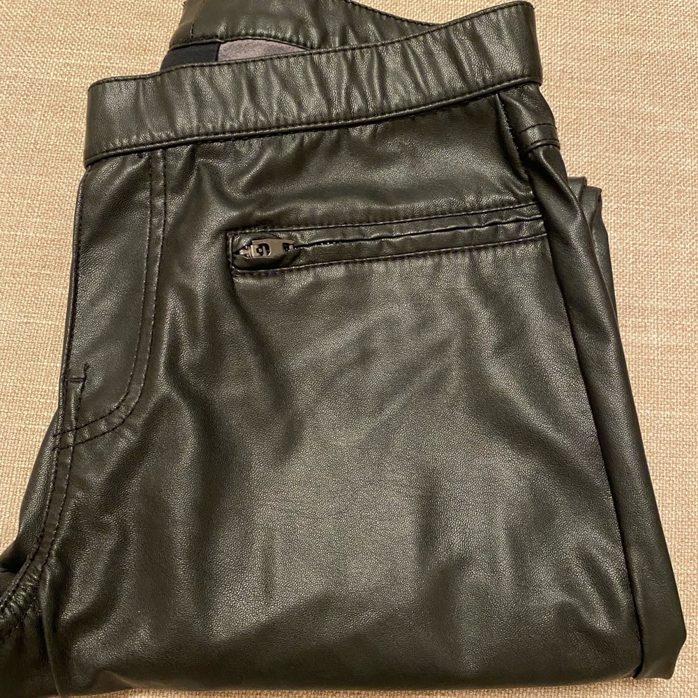 ❤️Hue  X-Small Faux Leather Leggings - Picture 16 of 16